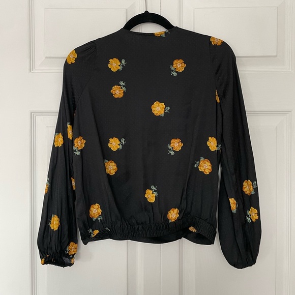 Madewell Black Bubble-Sleeve Wrap Top in Floating Florets - Picture 3 of 7